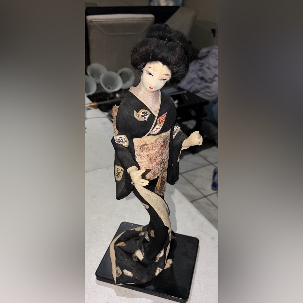15" Vintage 1967 Geisha Girl Asian Woman Fan Hina Japanese Traditional Doll